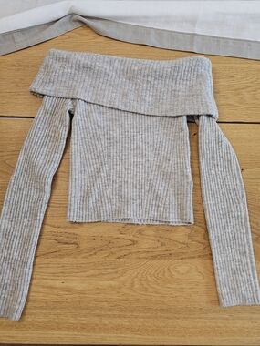 H&M Off-the-Shoulder Ribbed Sweater - Light Gray